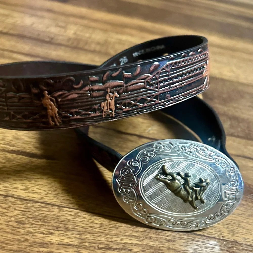Nocona ~Boy's Size 26 ~Bull Rider Belt Buckle W/ Brown Rodeo Scene Leather Belt - Picture 3 of 9